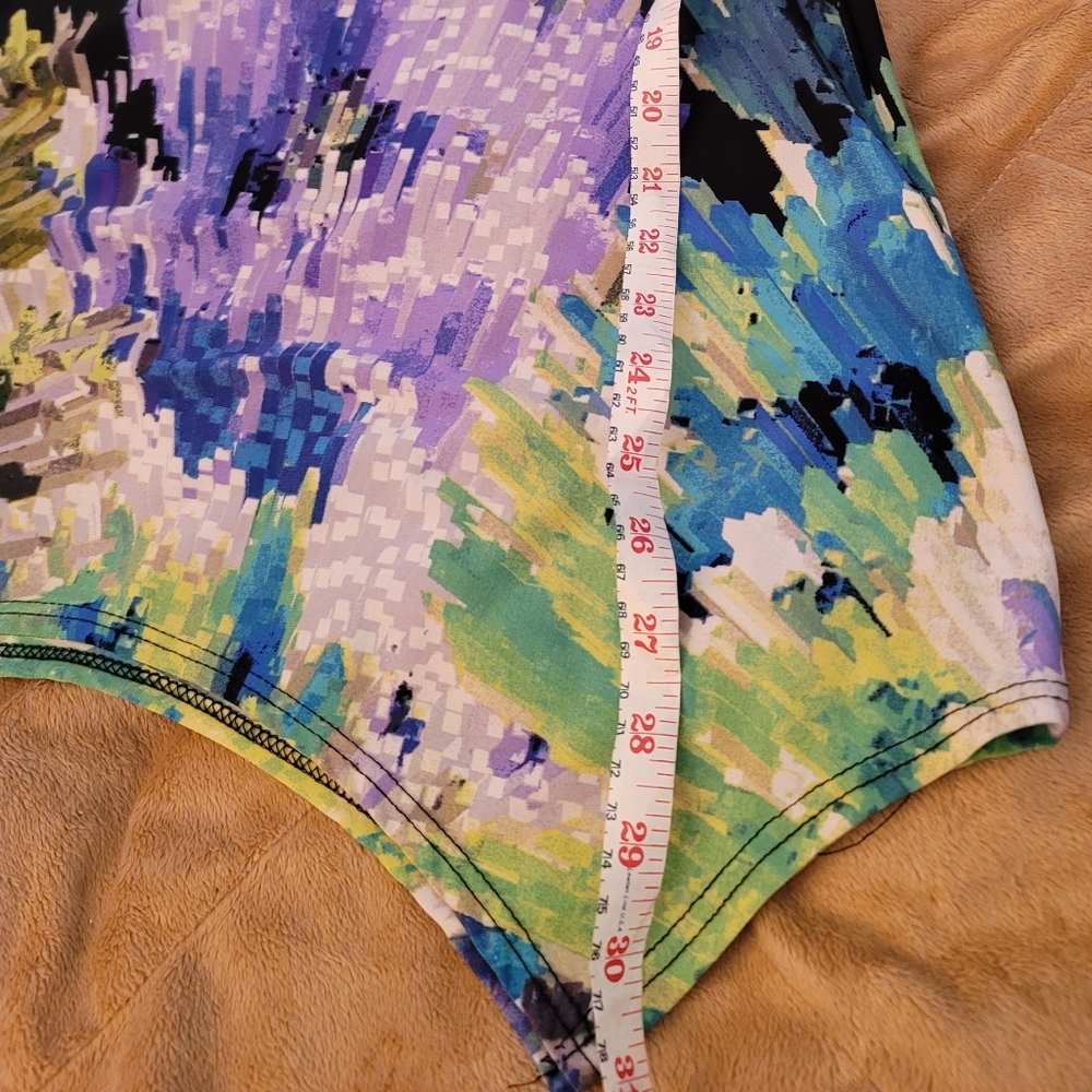 Asymetrical Flair Top Shooting Crystal Des… - Picture 10 of 11